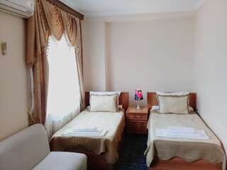 Отель Gabala Gilan Hotel Daşca Двухместный номер с 1 кроватью или 2 отдельными кроватями, вид на город-2