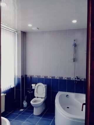 Отель Gabala Gilan Hotel Daşca Семейный номер с ванной комнатой-5